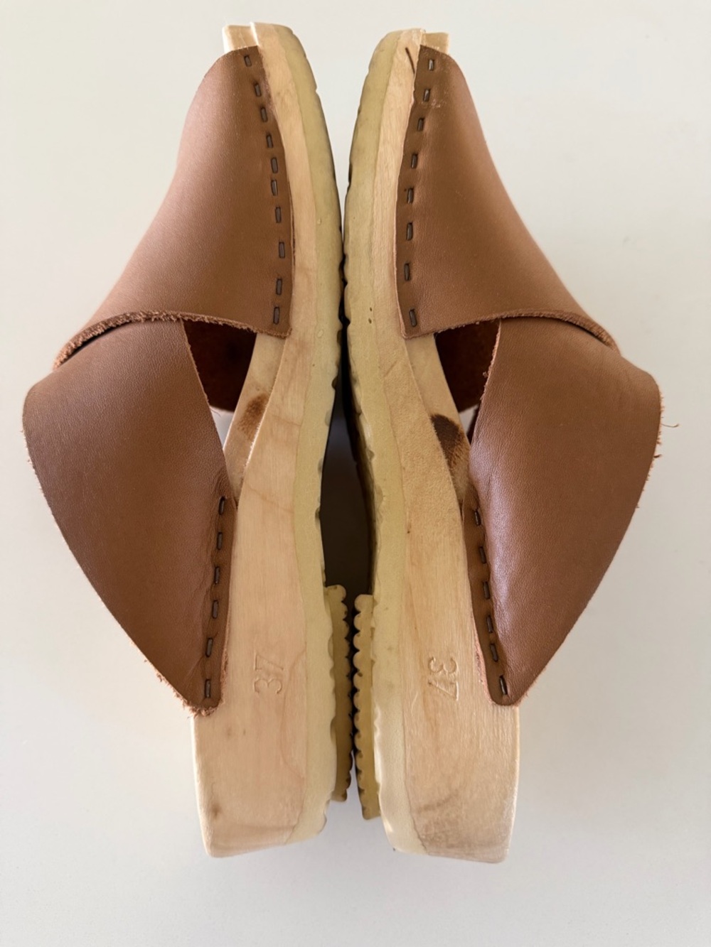 No. 6 Frida Clog - Picture 5 of 10